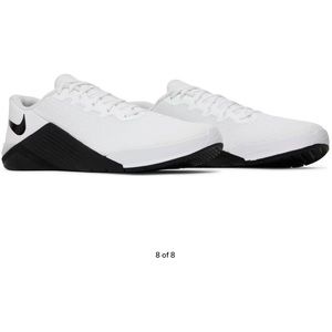 {Nike} Metcon 5, Black and White - Size 7.5